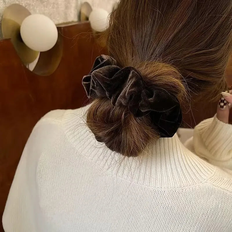 Fluwelen scrunchies Mette – Set van 4, zacht & elegant