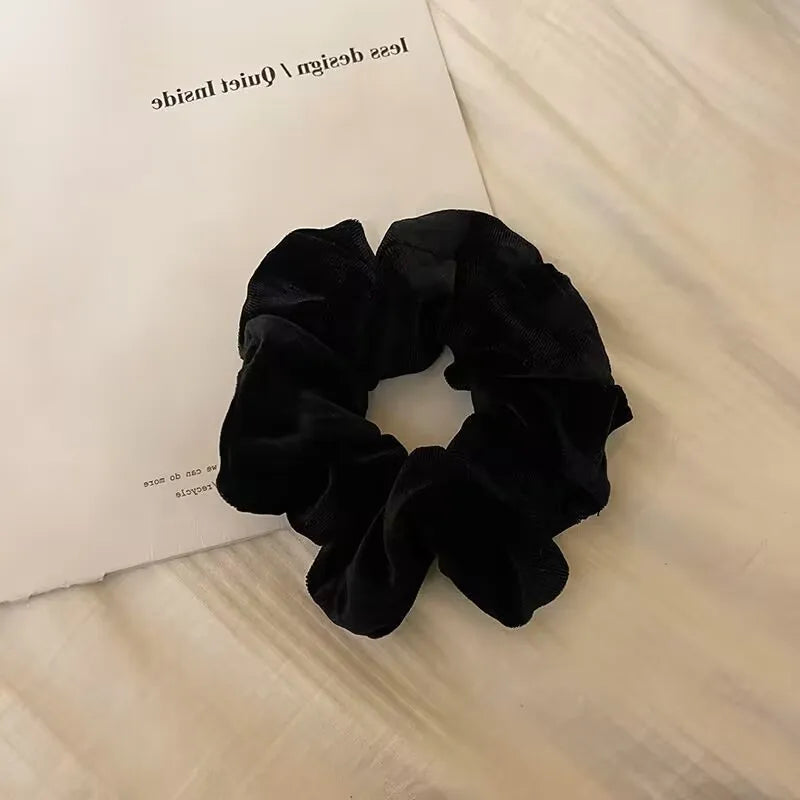Fluwelen scrunchies Mette – Set van 4, zacht & elegant